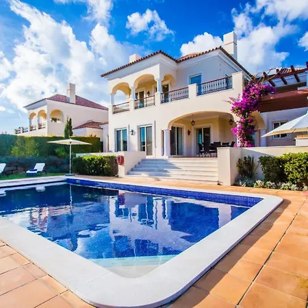 Monte Rei Vila
